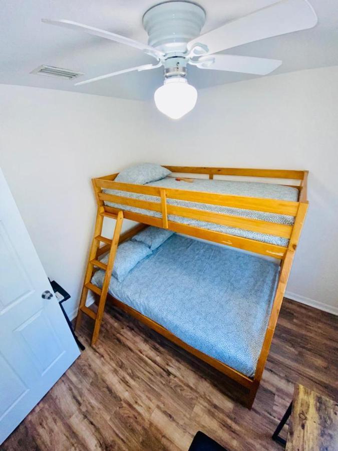 Two Fully Equipped Apartments And A Studio 5 Miles From The Beach San Petersburgo Exterior foto