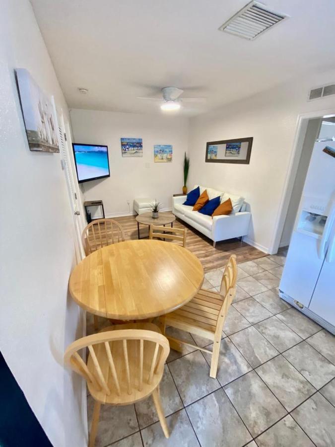 Two Fully Equipped Apartments And A Studio 5 Miles From The Beach San Petersburgo Exterior foto