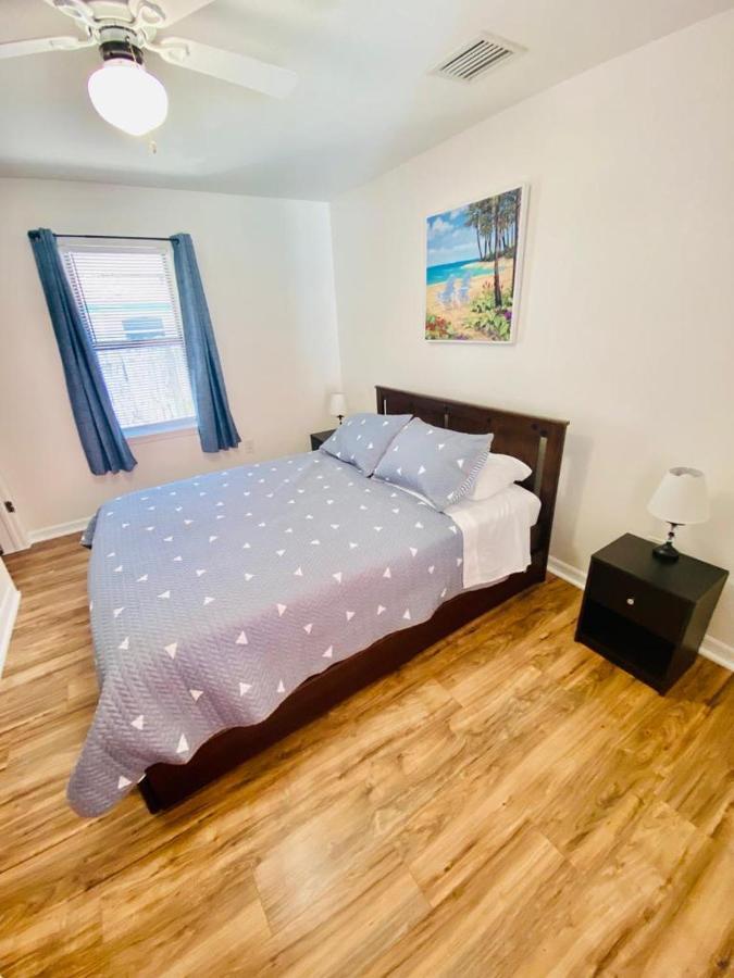 Two Fully Equipped Apartments And A Studio 5 Miles From The Beach San Petersburgo Exterior foto