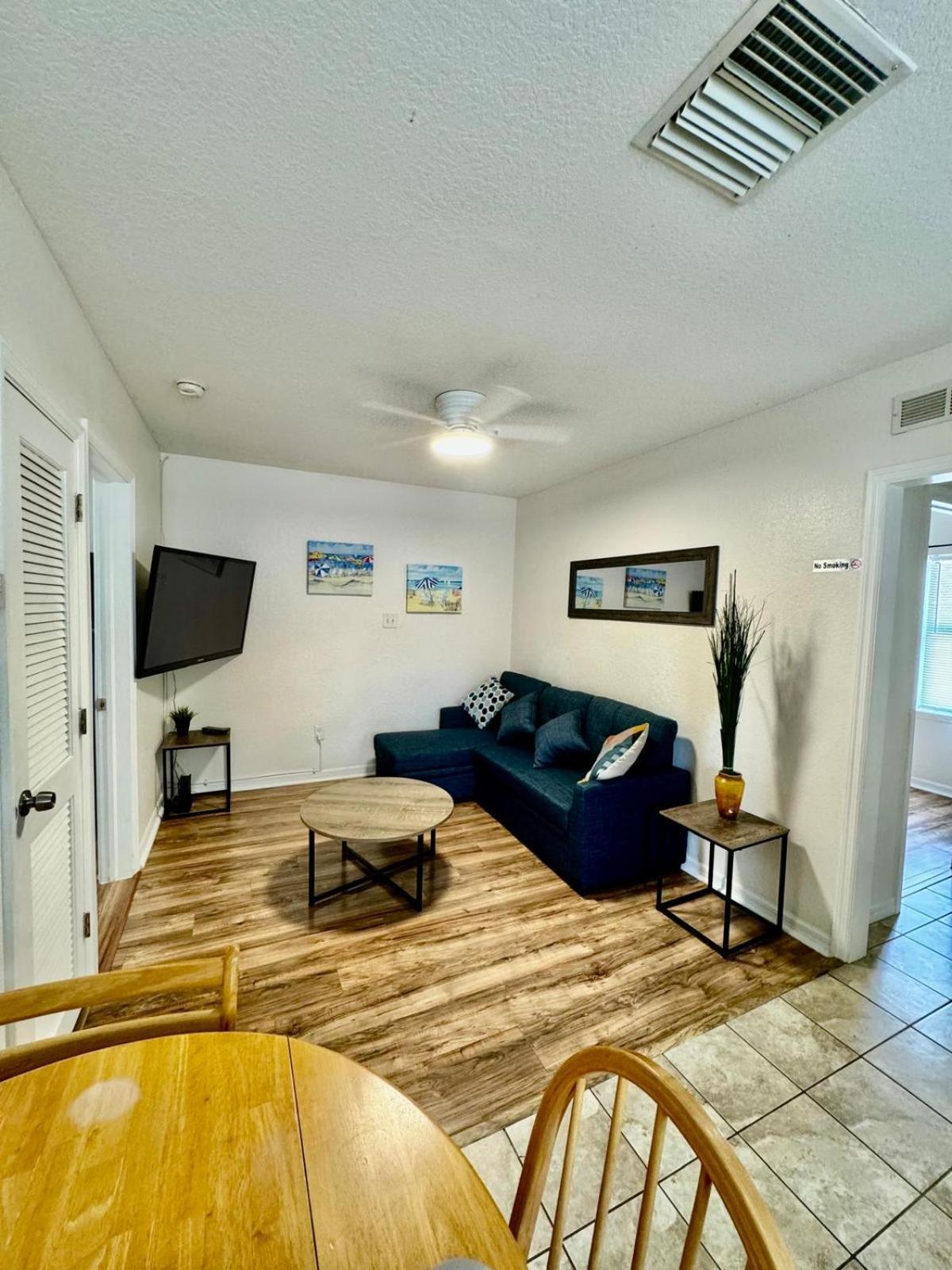 Two Fully Equipped Apartments And A Studio 5 Miles From The Beach San Petersburgo Exterior foto